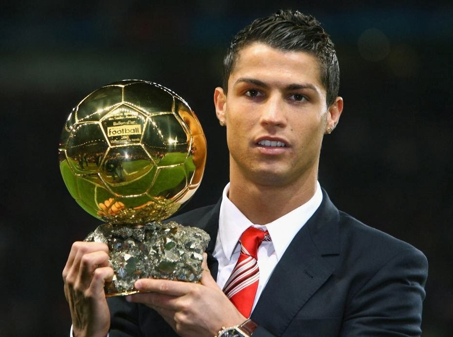 Ballon d'Or 2016'ıyı  kazanan Cristiano Ronaldo Messi'ye göndermede bulundu