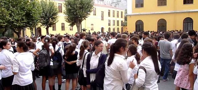 Galatasaray Lisesi Öğrencileri İlginç Bir Protestoya İmza Attılar