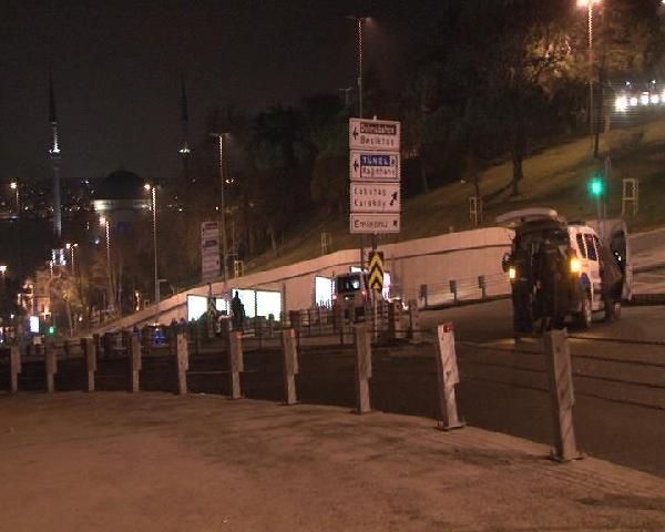 İstanbul Beşiktaş'taki alçak saldırıyı gerçekleştiren kişi kameraya yakalanmış