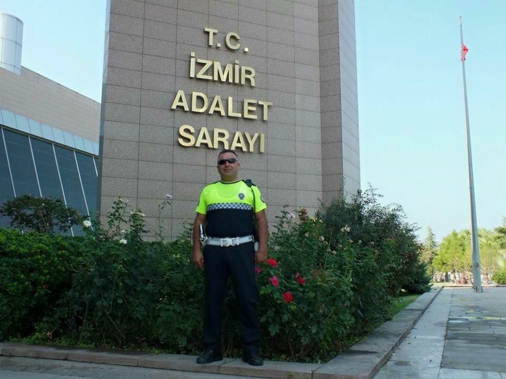İzmir'de şehit olan kahraman Polisin evinde duygu dolu anlar yaşandı!