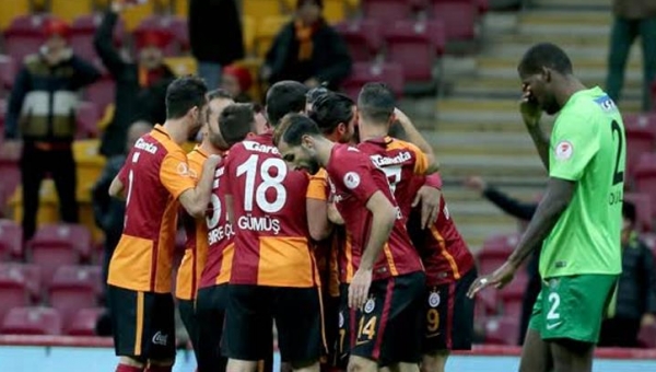 Galatasaray Kupada Moral Buldu