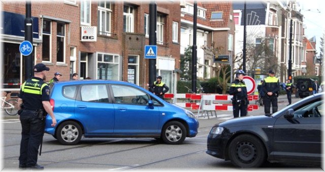 Hollanda polisi Türk mahallelerini çevirdi!