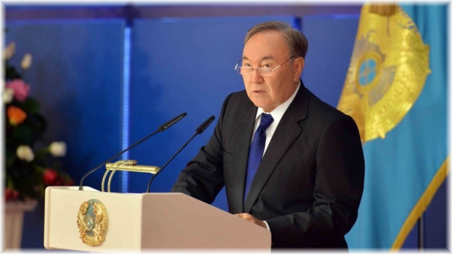 Kazakistan Cumhurbaşkan'ı Nazarbayev Trump ile telefonda görüştüler   