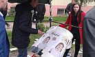 CHP'nin 'Hayır” standına saldırı!