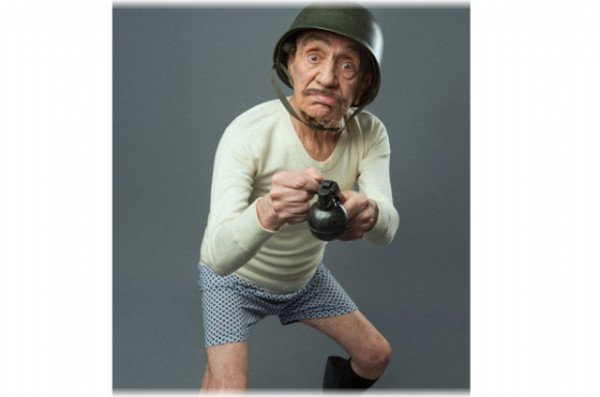 Aydemir Akbaş Yeni Filminde Öpüşme Sahnesi Güldürdü