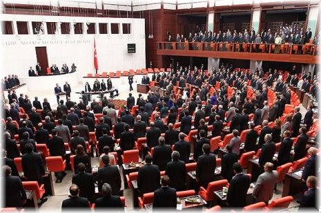 Meclis'de hareketli saatler yaşanıyor gündem çok yoğun