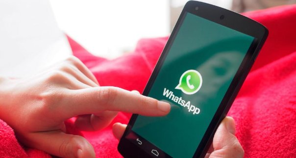 WhatsApp, iPhone'da mesajları Siri'ye okutacak